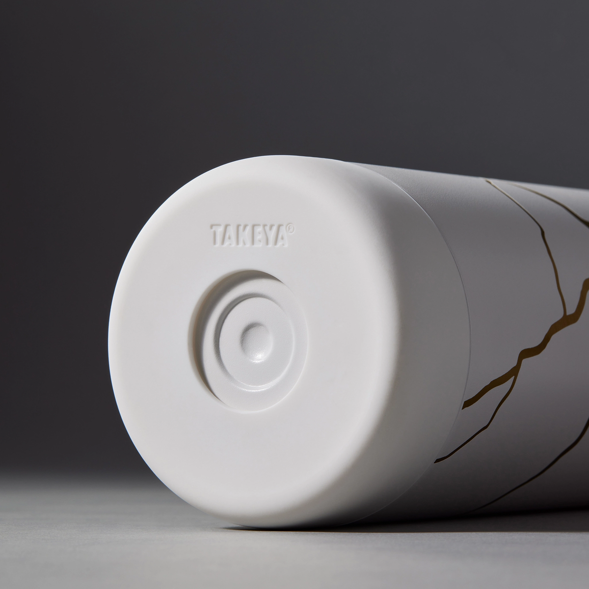 kintsugi-water-bottle-with-straw-lid-d3 51389-TK_HO25_Kintsugi_Takeya9255.png